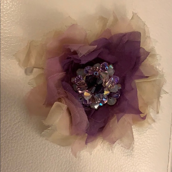 Hand made Swarovski flower barrette - Picture 2 of 4